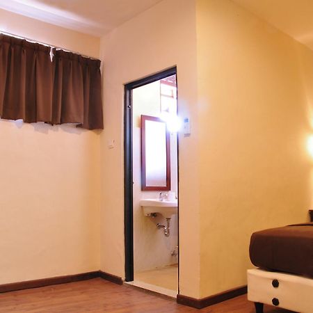 Bemo Corner Guest House Kuta Lombok Δωμάτιο φωτογραφία